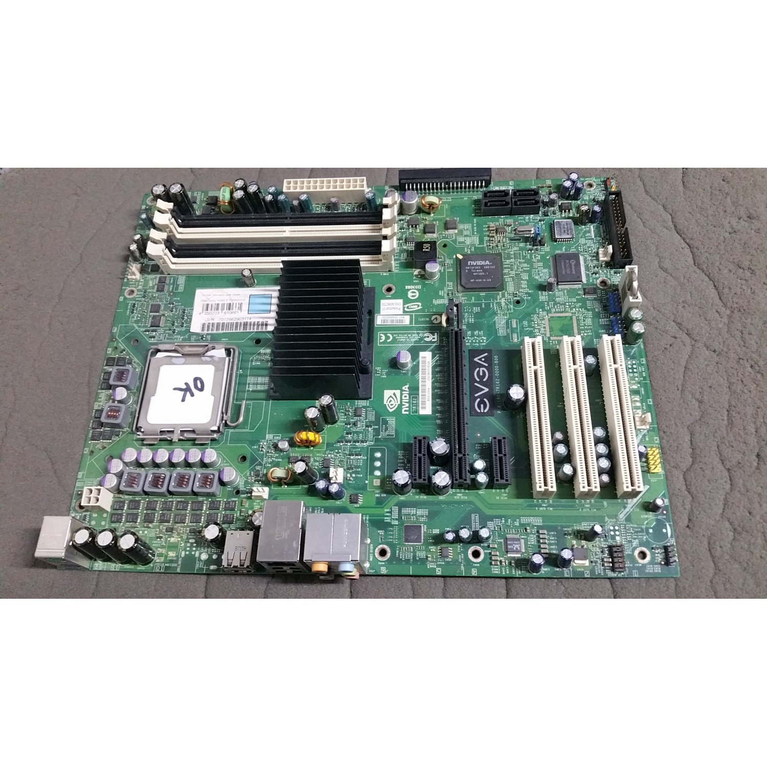Placa de baza EVGA 650i Ultra 180-7R162-0000-B00 LGA775 DDR2
